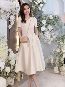 QFN | Đầm Dài Trung Bình Màu Trắng Đẹp Cho Người Đi Làm