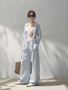 OAKMOO | Bộ Áo Blouse V-Cổ Dây Ngắn Kiểu Thoáng Khí Và Quần Ống Rộng Cao Waist