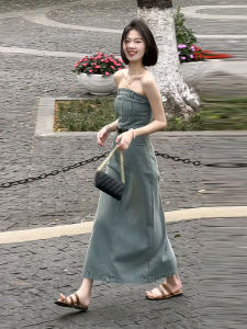 Retro Washed Denim Strapless Dress Womens Summer Sleeveless Slit Waist Cinched Dress Elegant High-End Long Dress