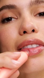Summer Fridays Lip Butter Balm 15g for Hydration and Shine