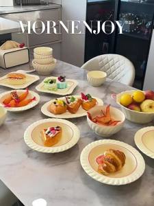 mornenjoy | Gloss Under Color Elegant Cream Style Crockery Set