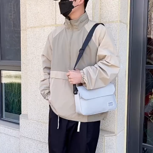 EchoBliss  กระเป๋าสะพายข้างผู้ชายเรียบง่ายแบบใหม่ลำลองผู้หญิงกระเป๋าสะพายข้างน้ำหนักเบากระเป๋าสะพายข้างผู้ชายความจุมาก