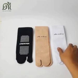 Kaos Kaki Jempol Wanita Anti Selip: Pilihan Terbaik untuk Outdoor & Aktivitas Sehari-Hari