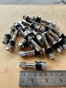 จุ๊บเหล็ก ความยาว5 เซนติเมตร สำหรับรถยนต์ ใช้งานได้ดี