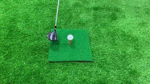 ซื้อคู่ถูกกว่า!! พรมซ้อมไดร์ฟอย่างหนา (ไม่แถมteeยาง) แบบหญ้าเรียบ ขนาด 30x30 cm (DJD0101)