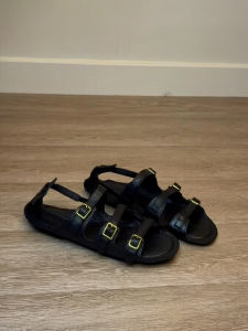 Leather Summer New Three-row Buckles Stylish Casual Toe-out Sandals