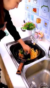 Sikat Dapur Cuci Panci Wajan Piring 1 Sikat + 2 Spons Dispenser Sabun Multifungsi