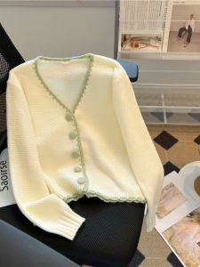 Áo Len Cardigan Dệt Kim Cổ Chữ V Ngắn Cho Nữ Mùa Xuân Mới Ngọt Ngào Thời Trang Giảm Tuổi Tác Nút Đơn Mỏng Áo Khoác Ngoài