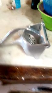 Perasan Jeruk Stainless: Alat Peras Buah Tahan Lama