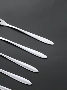 Nĩa xiên hoa quả inox – Dụng cụ ăn trái cây bánh ngọt tráng miệng cao cấp mới nhất 2025