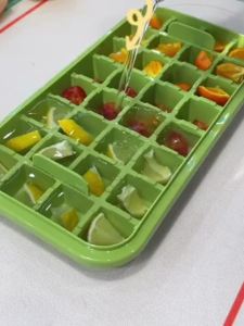 ONE-PRESS ICE MAKER BOX - 50/100 Cubes Instant Release! Large Capacity Leakproof & Food-Grade Silicone Tray with Lid