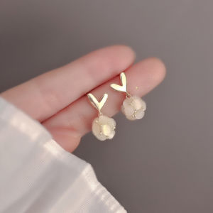 Elegant Heart Shaped Cats Eye Stone Ear Cuff No Piercing Required Womens Fashion Jewelry Simple Design  out Collection