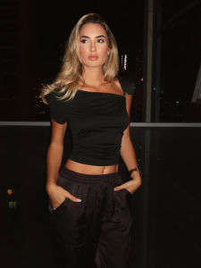 แปลก Puss ไม่สม่ําเสมอปิดไหล่เสื้อยืดผู้หญิง Ruched แฟชั่น Skew COLLAR แขนยาวสบายๆสบายๆ Streetwear