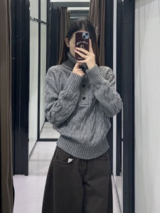 YUEZHONGWEI | Grey High-neck Knitted Sweater
