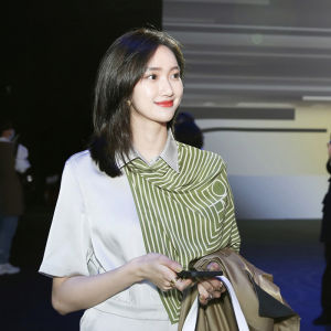 High-End Silk Scarf Womens Spring Autumn Double Stripe Pattern Large Square Silk Scarf  Silk Twill Scarf Fashionable