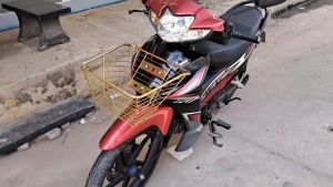 ตะกร้าหน้า WAVE 110s/110/110i/110i ธรรมดา แถมน็อตและบูท เปียนหมดยอด ปั่น 2015-2023 สีทอง สีวัสดุเหล็กหน้า แข็งแรงได้มาตรฐาน