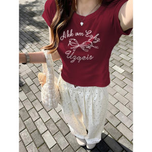 Áo Thun Tay Ngắn Màu Đỏ Rượu Vang Cho Nữ Mùa Hè 2024 Áo Thun Tay Ngắn Ôm Vừa Vặn Cổ Tròn Phong Cách Ngọt Ngào