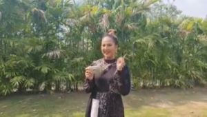 GMM MUSIC BOX กล่องเพลงลูกกรุงแกรมมี่โกลด์ #125070 รวม 4000 ธรรมดา พร้อมเพลงกล่องดนตรี เป็นที่นิยมใช้งาน สุดยอดและเป็นคุณภาพยนตร์ความสุขที่สุด!