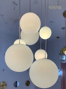Nordic Acrylic Ball Pendant Light Kitchen Bar Counter Chandelier Ceiling Lights Modern Dining Light Creative Cafe Decorative Hanging Light Minimalist Bedroom Bedside Droplights Lampu Gantung 吊灯