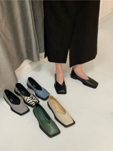 รองเท้าส้นแบนหัวเหลี่ยมพื้นนุ่มสำหรับผู้หญิง รองเท้าลำลองแบบสวมสบายสำหรับคุณแม่ตั้งครรภ์ สไตล์ฝรั่งเศส รองเท้าหนังนิ่มแบบสวมสบาย