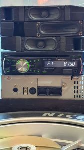 Máy phát nhạc liền Amply PIONEER DHE -2250UBG. Tính năng usb/aux/cd mp3/radio/out put rca.