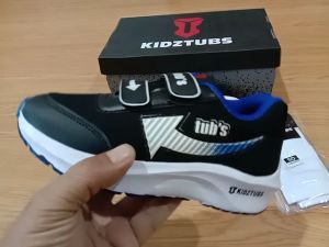 Sepatu Sekolah Anak Laki-Laki Warna Hitam Perekat Usia PAUD & TK & SD & SMP - KIDZTUBS1955
