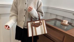 1822 ( READY STOCK ) CANVAS BAG KOREA EU FASHION HOUSE