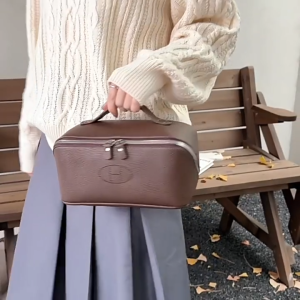 PU Cosmetic Bag Women Large Capacity Waterproof Travel Toiletry Organizer With Compartments