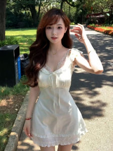 Y6Y | Váy ngắn chữ A màu trắng cổ chữ V tay lỡ phong cách Pháp cho nữ mùa hè 2025 Váy ngắn chữ A cạp cao cotton thường ngày