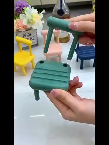 🔥AKABEILA 🔥 เก้าอี้สีลูกอมลายการ์ตูนขนาดเล็ก ที่วางโทรศัพท์ ขาตั้งมือถือแบบเก้าอี้ ที่วางโทรศัพท์ตั้งโต๊ะ รูปเก้าอี้ ที่จับมือถือ