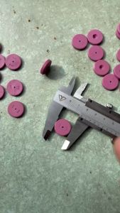 Đồng tiền sứ 1.2mm.Dùng thay thế cho bécsúng loa sứ.Đường kính ngoài 18mm.dày 3.2mm