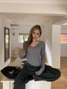 Zhenzhen Very Lazy Spring Summer New Style Womens Slim Fit V-neck Knitted Sweater Twist Base Layer Long Sleeve Top