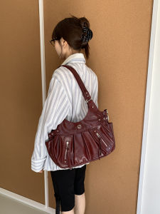 Fatty Ladys 2025 Spring Summer Red Rivet Motorcycle Bag Diagonal Shoulder Bag Soft PU Leather Casual Fashion Handbag