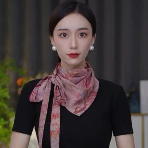 Khăn Choàng Tam Giác Hai Mặt Bằng Vải Satin Thêu Thời Trang Cho Nữ Khăn Quàng Cổ Đa Năng Bảo Vệ Cổ Mùa Thu 2025 Phong Cách Hàn Quốc