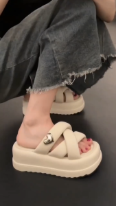 New Korean Sandals Slippers Casual for Womens fashion slipper sandal cross design thick bottom