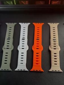 สายรัดซิลิโคนอ่อนนุ่มสำหรับแอปเปิ้ลดูอัลตร้าวง49มิลลิเมตร44มิลลิเมตร45มิลลิเมตร42มิลลิเมตร41มิลลิเมตร40มิลลิเมตร38มิลลิเมตรกีฬาสายนาฬิกาข้อมือ iWatch serise 8 7 6 5สร้อยข้อมือ