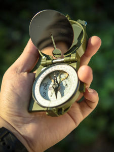 62 Style High Precision Reflective Camping Compass Positioning Multifunctional Outdoor Navigation Tool Night Glow Survival Locator