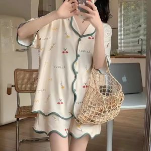 ชุดนอนหญิงฤดูร้อนการ์ตูนหญิงสาวนักเรียนเสื้อสเวตเตอร์ถักแขนสั้นกางเกงขาสั้นบางส่วนInsสไตล์Homewearชุดสองชิ้น