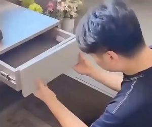 Kẹp cố định mặt ngăn kéo tủ giúp dễ dàng lắp đặt và chính xác