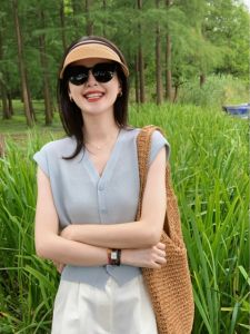 French Blue V-Neck Knitted Cap-Sleeve T-Shirt Womens Summer High-End Ice Silk Shoulder-Length Short-Sleeve Top