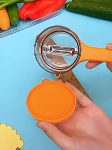 《 𝗞𝗨𝗣𝗔𝗦 𝗦𝗜𝗠𝗣𝗔𝗡 》 Vegetable Fruit Slicer Peeler Storage Container Paring Knife Pisau Pengupas 削皮刀 NWD
