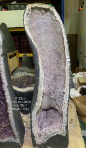 150kg Extra-Large Imperfect White Quartz Geode with Red Hematoid Calcite 150kg特大不纯白水晶洞 共生能量红幽方解石 整体 也有白水晶爆花