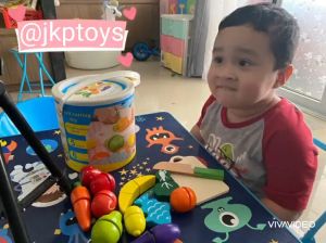 Todds & Kids Toys ของเล่นไม้เสริมพัฒนาการ ชุดหั่นผัก ผลไม้ ในถัง 11 ชนิด