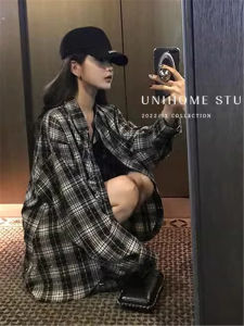 เสื้อเชิ้ตผู้หญิงแขนยาวทรงหลวมป้องกันแสงแดด ผ้าไหมน้ำแข็ง ทรงหลวม แขนยาว ลายสก็อต แฟชั่นฤดูร้อน เสื้อคลุมกันหนาว