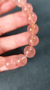 Vòng tay phong thủy đá Thạch Anh Dâu hồng size 10 li hợp mệnh Hỏa Thổ | Hoa Minh Gem