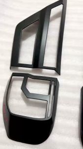 Ốp Viền Đèn Hậu Đen Xe Ford Everest 2026-23 Màu Đen Mờ Cao Cấp