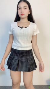 ชุดเซ็ตแฟชั่นใหม่  เสื้อยืดแขนสั้น + กระโปรงพลีทลายทาง