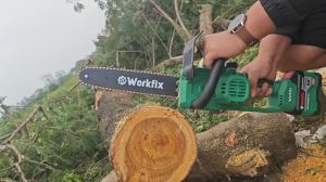 Máy cưa xích pin cỡ lớn 12inch Workfix CS12BL không chổi than bơm nhớt tự động kèm 2 pin lớn 15 cell 6.0Ah chân pin phổ thông - Thân máy cưa xích pin cỡ lớn giá rẻ - Điện máy Việt Nhật