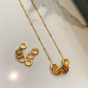 สร้อยคอโซ่เสื้อกันหนาวดีไซน์ใหม่ปี 2025 สำหรับผู้หญิง โซ่คอสีสันสดใส โซ่คอทองแดง โซ่คอแบบมีสาย โซ่คอแบบไม่มีสาย