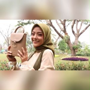 Terbaru Tas Wanita Slingbag Upmore Quitta Kulit Sintetis Lokal Maroon